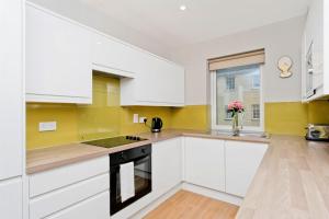 Charming Old Town 2 Bed Apt 2mins from Royal Mile