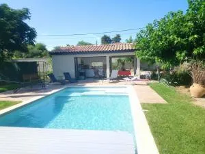 La Maison des Romarins Chambres Cosy Climatisées Piscine Cuisine - Savignargues