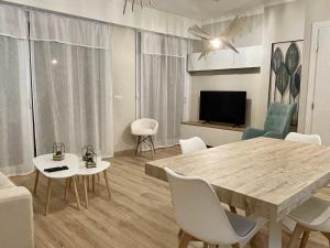 Reine Marie :Top floor Carré dor avec accès direct à la mer