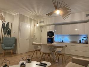 Reine Marie :Top floor Carré dor avec accès direct à la mer