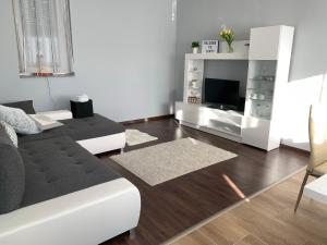 obrázek - Modern two bedroom flat with balcony