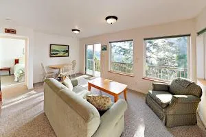 Lower Sky Beach Cabin - Oceanside