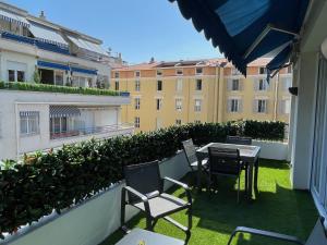 Reine Marie :Top floor Carré d'or avec accès direct à la mer - Apartmány, Nice