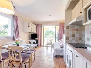 Apartment Les Calanques Spa Thalassothérapie-2 by Interhome