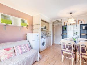 Apartment Les Calanques Spa Thalassothérapie-2 by Interhome