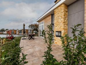 Holiday Home Green Resort Mooi Bemelen-1 by Interhome