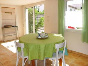 Maisons de vacances Holiday Home La Touche - IDR122 by Interhome : photos des chambres