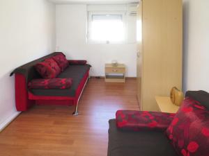 Holiday Home Helena Pag310