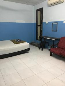 YB HOUSE