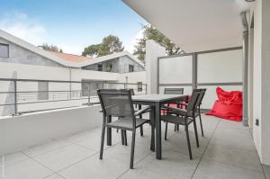 T2 NEUF - TERRASSE ET PISCINE – ACCÈS DIRECT PLAGES ET CENTRE VILLAGE – App 29B -