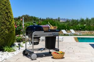 Villa Syndriani - 5 Bedroom Villa