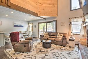 Tobyhanna Cabin with Deck, Community Pool and Golf!