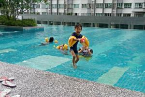 LOVELY CONDO HOMESTAY with pool adult and child
