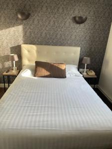 Hotels Hotel De Troyes : photos des chambres