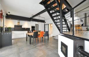 Maisons de vacances Cozy Home In Marquixanes With Private Swimming Pool, Can Be Inside Or Outside : photos des chambres