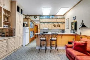 Cozy Condo in the Heart of BV - Condo Bear #104 - Tamarack