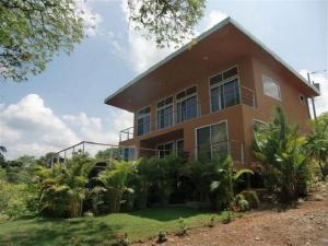 CRT- Casa de Tres Amigos *New Listing with Wi-Fi, Quepos