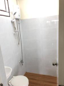 Door 1 Bench Apartment