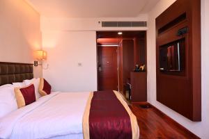 Raaj Bhaavan Clarks Inn Chennai