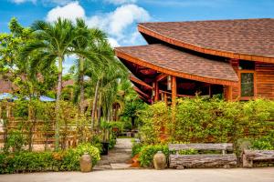 Tique Series Boutique Resort (SHA Extra Plus)