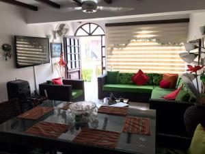 Casa comoda, bien ubicada en conjunto con piscina