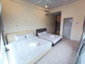 Sunrise Deluxe Suite Imago Loft B 3 bedrooms side seaview above Imago Shopping Mall