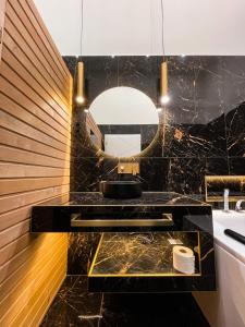 St Stephen Luxury Suit with Jacuzzi and Sauna