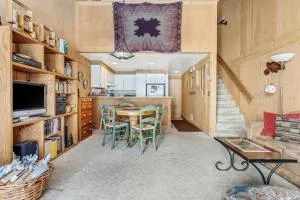 Cozy Dog Friendly Studio with Loft - Creekside #87 - Twain Harte