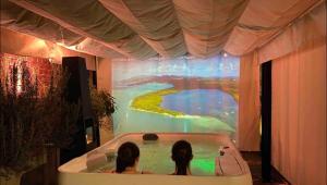 Sejours chez l'habitant Le jacuzzi de Marie ll : photos des chambres