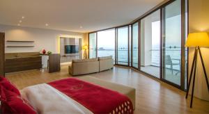 Ladies Beach Suite Hotel