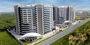 7 star Weekend studio at Rajhans Belliza by Global Hospitality - Navsāri