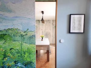 Deerwood Holiday Cozy Retreat 2br Apartment with Stunning Castle Views