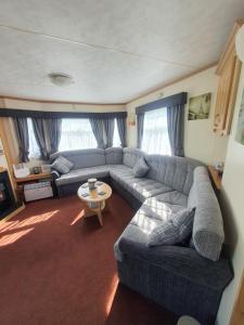 The Topaz Caravan HF12