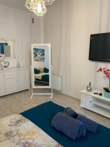 Apartament White