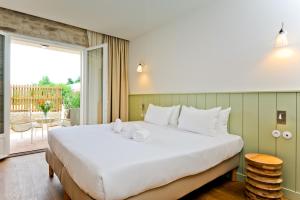 Hotels Hotel Les Grenettes : Chambre Double avec Terrasse