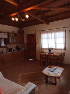 Villa Oceanis - Luxury Seaside Villa