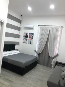 Large Double Room room in Napoli DownTown