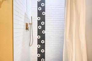 THe Oleander Hotel Room Number 4