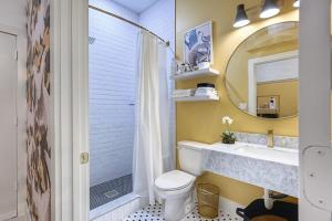 THe Oleander Hotel Room Number 4