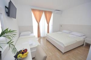 Triple Room with Balcony room in Hotel Skyprime