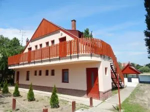 Napsugár Apartman - باجة