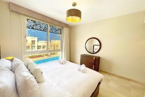 Homestyle 3BR Penthouse Pool & Beach View