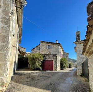 Maisons de vacances Gite les Oliviers - Le Domaine du Viticulteur - St Maurice d Ibie : photos des chambres