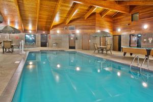 AmericInn by Wyndham Lincoln North