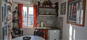 Vintage House for rent 60m from Sea 