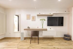 Suite 79 by BarbarHouse