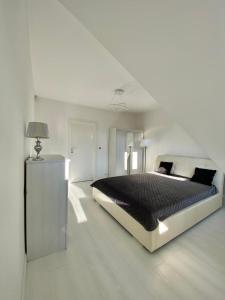 Luxury Penthouse 2 Bedroom by Country 2 Country