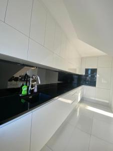 Luxury Penthouse 2 Bedroom by Country 2 Country