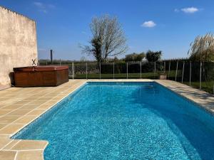 Maisons de vacances 3 Bed Gite with private pool & garden in Nantille : photos des chambres