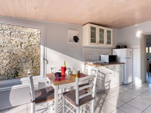 Maisons de vacances Holiday Home La petite maison by Interhome : photos des chambres